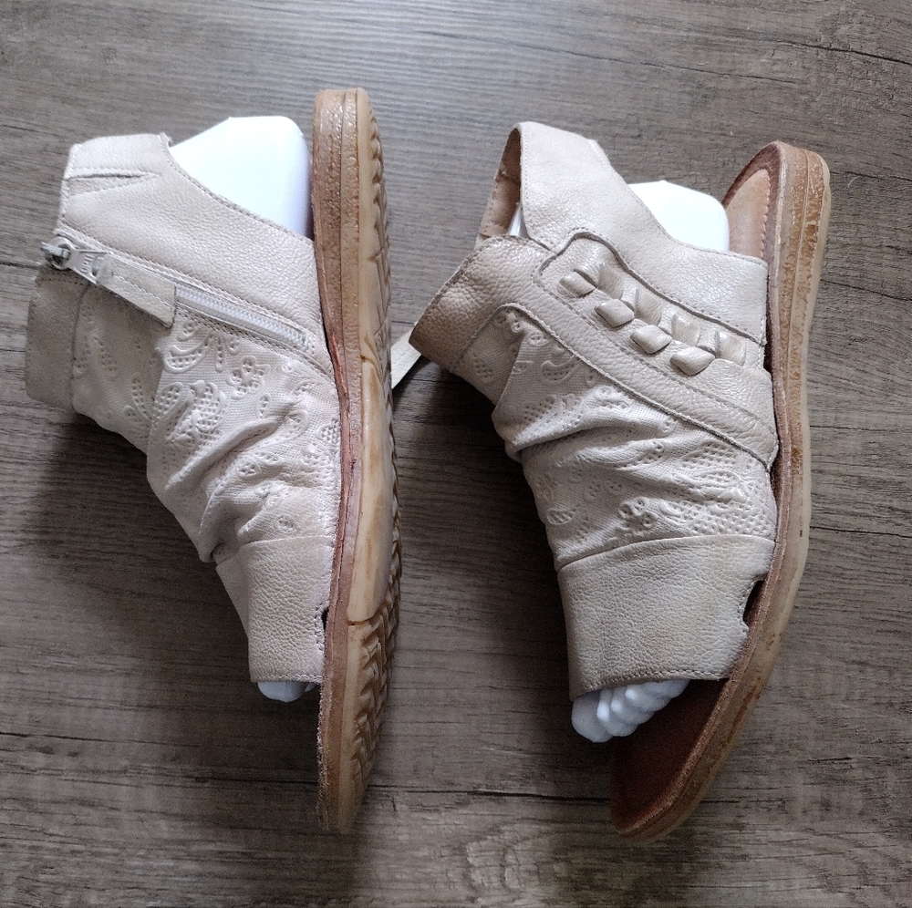 Miz Mooz Flaire Sandals Women's 9-9.5 EU40 Beige Linen Leather Floral.  - Picture 3 of 8